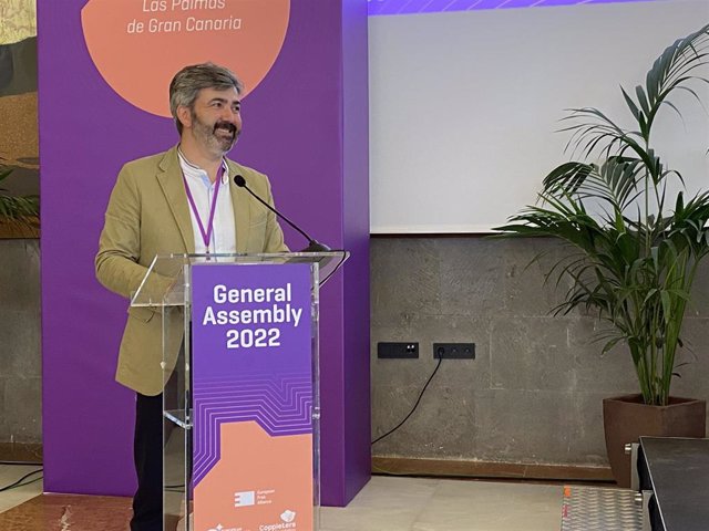 Modesto González, candidato de Andaluces Levantaos a la presidencia de la Junta, en la Asamblea General de Alianza Libre Europea celebrada en Canarias.