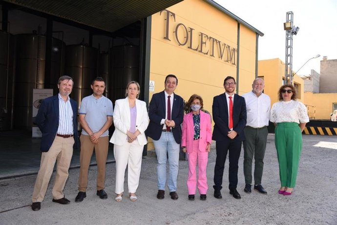 El consejero de Agricultura, Agua y Desarrollo Rural, Francisco Martínez Arroyo