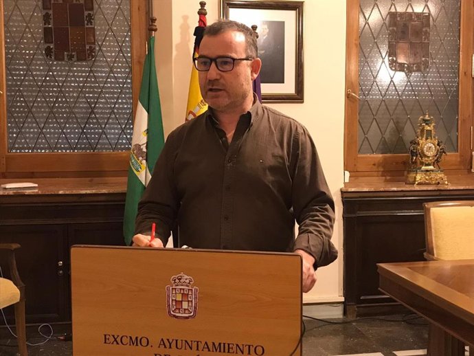 Archivo - El concejal de Recursos Humanos del Ayuntamiento de Jaén, Carlos Alberca, en una imagen de archivo.