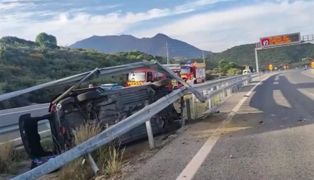 Accidente de tráfico en la AP-7 en Estepona
