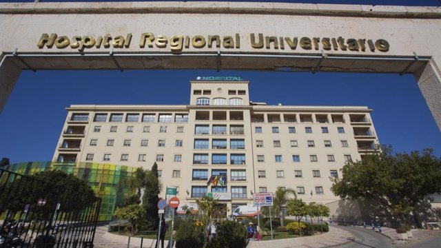 Archivo - Fachada del Hospital Regional de Málaga