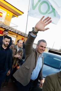 Smith advierte a Almeida que Madrid "no se va a dejar engañar por 2ª vez" y que las encuestas "no dan una con Vox"