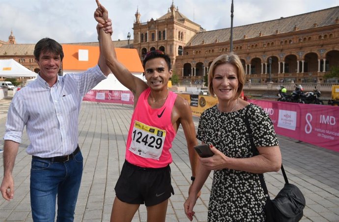 [Sevilla] Sevilla10. Popular Parque De María Luisa Coca Cola. Nota De Prensa Y Fotografías.