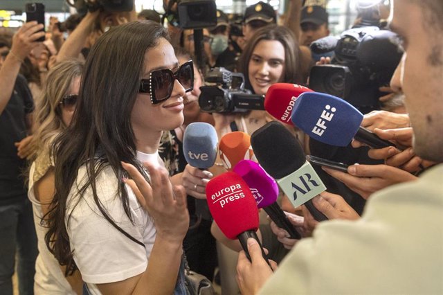 Chanel a su llegada al aeropuerto de Madrid