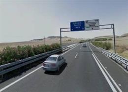 Archivo - Imagen de archivo de una carretera de la provincia de Sevilla. 