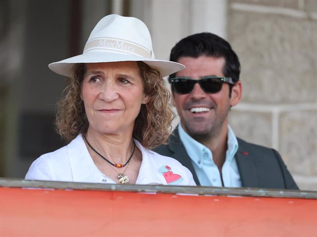 La Infanta Elena y Miguel Ángel Muñoz han coincidido en la última jornada del torneo hípico celebrado en el Club de Campo Villa de Madrid