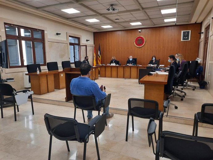 El acusado, durante el juicio este lunes en la Audiencia Provincial de Baleares.