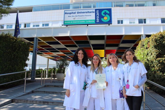 Enfermeras y residentes de Geriatría de la Gerencia de Atención Integrada de Albacete premiadas en un congreso nacional.