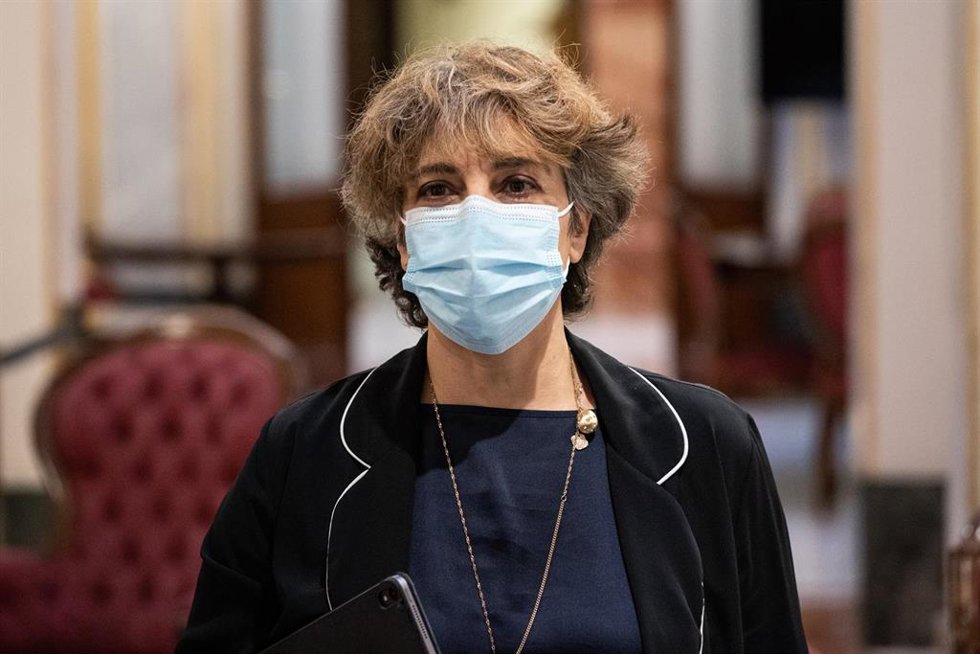 Archivo - La vicepresidenta tercera del Congreso de los Diputados, Gloria Elizo, se dirige a una reunión de la Mesa del Congreso de los Diputados en el Salón de Ministros, a 19 de octubre de 2021, en Madrid, (España).