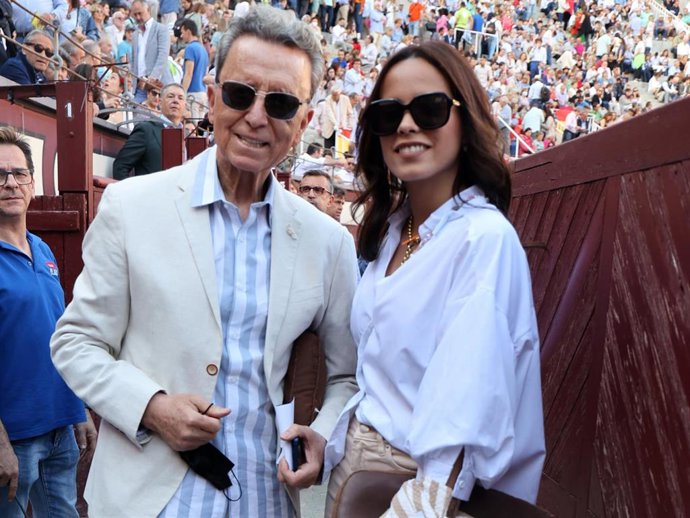 José Ortega Cano y Gloria Camila en la plaza de toros de Las Ventas