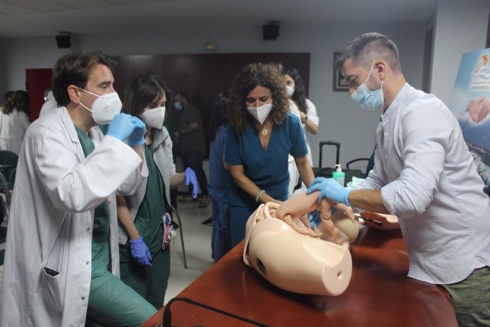 Profesionales del Área Sanitaria Málaga-Axarquía se forman en emergencias obstétricas