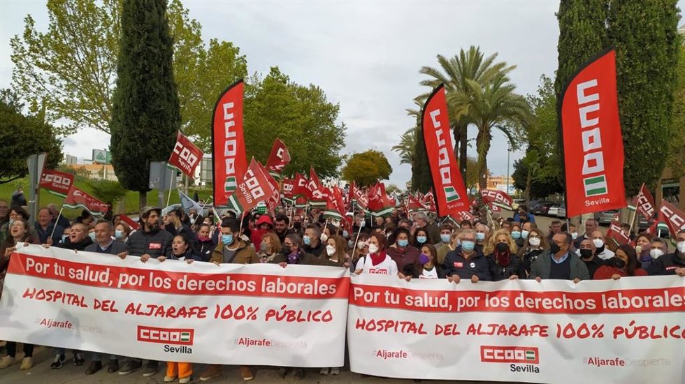 Archivo - Manifestación por el hospital del Aljarafe