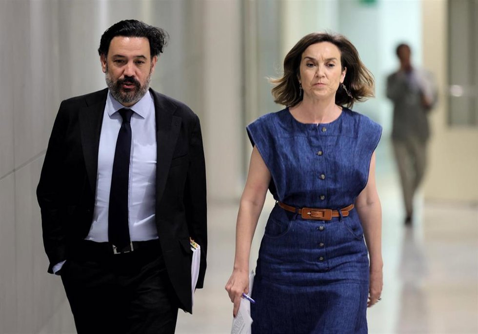 El diputado del Partido Popular en el Congreso de los Diputados, Guillermo Mariscal, y la secretaria General del Partido Popular y portavoz del partido, Cuca Gamarra, a su llegada a una Junta de Portavoces en el Congreso 