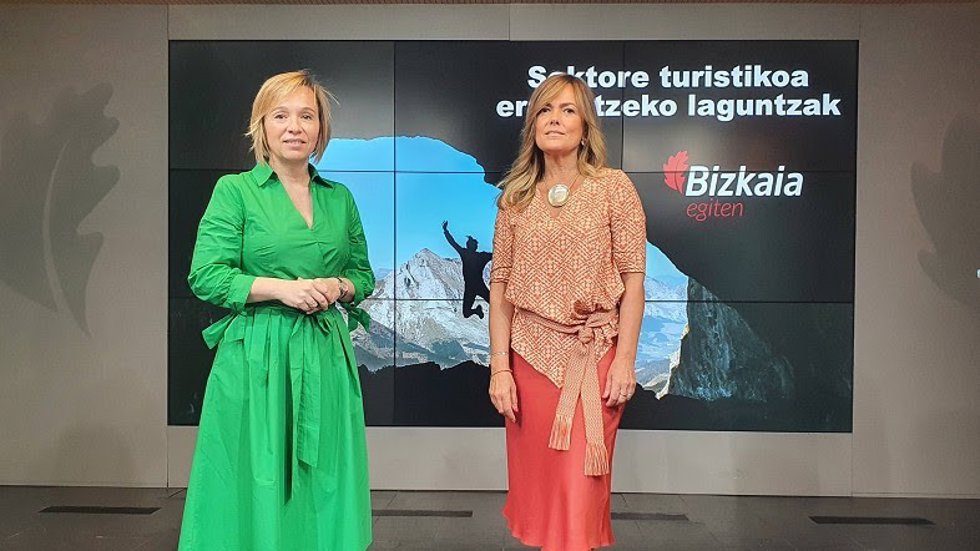 Ainara Basurko y Cristina Múgica