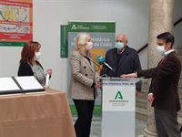 El fondo documental de Pery Junquera es donado a la Junta para su custodia en el Archivo Histórico Provincial de Cádiz