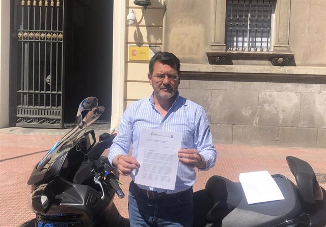 El portavoz del Partido Popular de Getafe, Carlos Pereira, ha acudido a la Delegación del Gobierno en Madrid para que actúe ante lo que considera "incremento de la inseguridad en Getafe y la opacidad en esta materia del Gobierno municipal".