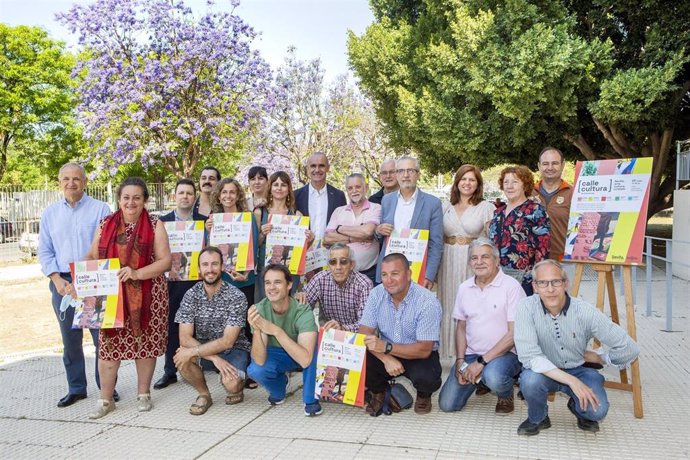 [Sevilla] Nota De Prensa Y Fotografía. Calle Cultura Ingeniero De La Cierva