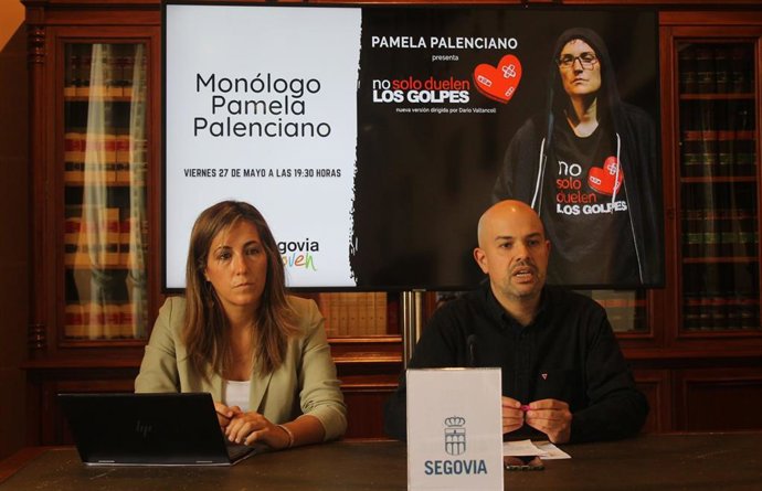 El concejal de Juventud de Segovia, Angel Galindo, y la concejala de Igualdad, Ana Peñalosa.