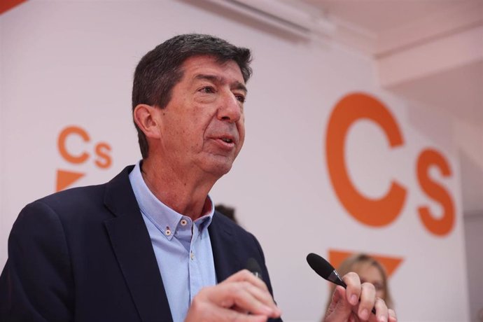 El candidato de Ciudadanos (Cs) a la Presidencia de la Junta de Andalucía y vicepresidente del Gobierno andaluz, Juan Marín, este lunes en rueda de prensa en Sevilla.