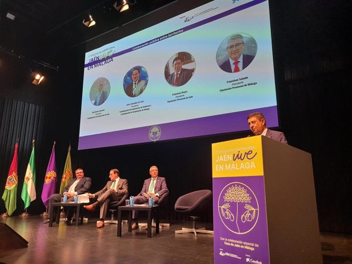 Reyes interviene en el encuentro Jaén vive en Málaga.