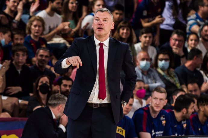 Sarunas Jasikevicius, Head coach of FC Barcelona gestures during the ACB Liga Endesa match between FC Barcelona and San Pablo Burgos  at Palau Blaugrana on May 01, 2022 in Barcelona, Spain.