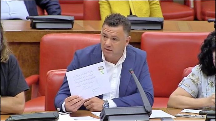 Archivo - Juan Antonio Delgado, diputado de Podemos por Cádiz en una comisión