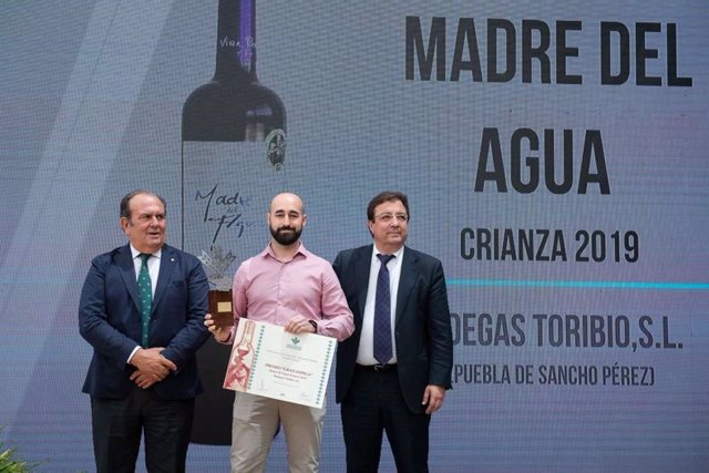 El vino Madre del Agua, de Bodegas Toribio, ganador del Premio Gran Espiga 2022 de Caja Rural de Extremadura