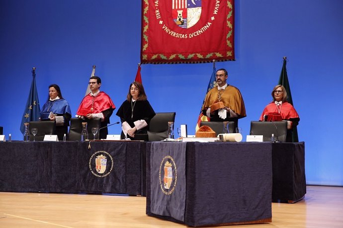 Investidura de l'arquitecte Daniel Taboada com a doctor honoris causa per la UA