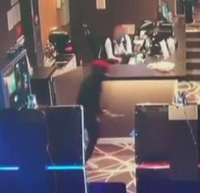 La Policía Nacional Detiene A Un Hombre Por Un Delito De Robo Con Violencia E Intimidación