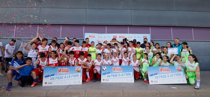 Equipos ganadores de la prueba de la Copa Covap disputada en Viator (Almería).