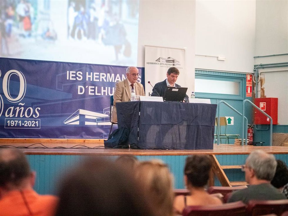 El consejero de Educación, Cultura, Deporte y Juventud y el director general de Innovación Educativa, Alberto Abad, han proseguido een Logroño el programa de trabajo con los profesionales de la Educación para exponer curriculo LOMLOE