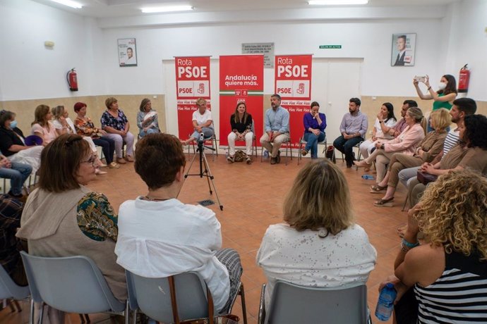 PSOE pide a las mujeres que "se rebelen" contra "los enemigos de la igualdad" y sean "palanca del cambio"