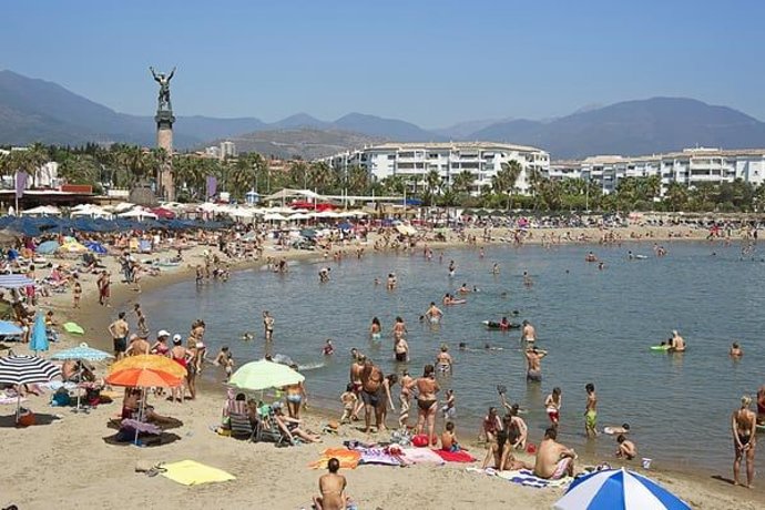 Playa de la Costa del Sol en verano.