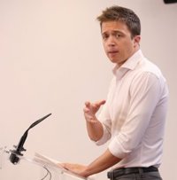 Errejón pide a Juan Carlos I que al menos "disimule" porque Fiscalía vio "indicios de delito" en su actuación