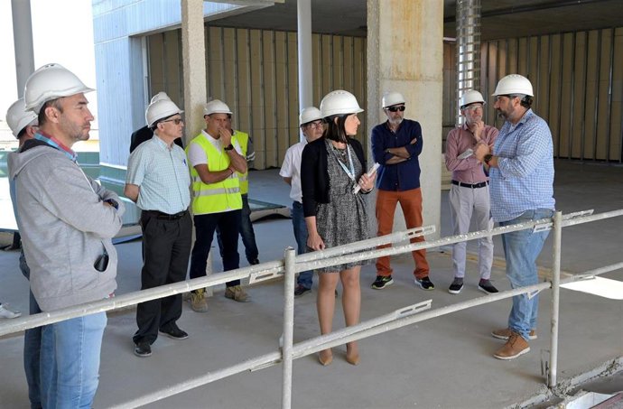 Visita de  la alcaldesa al centro cívico de Cueto