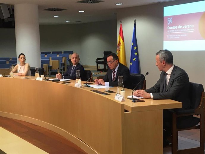 Acto inaugural de la XXXIII edición de los cursos de verano de la UNED.