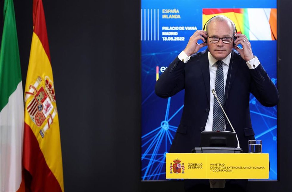 El ministro de Asuntos Exteriores de Irlanda, Simon Coveney, durante una visita a España