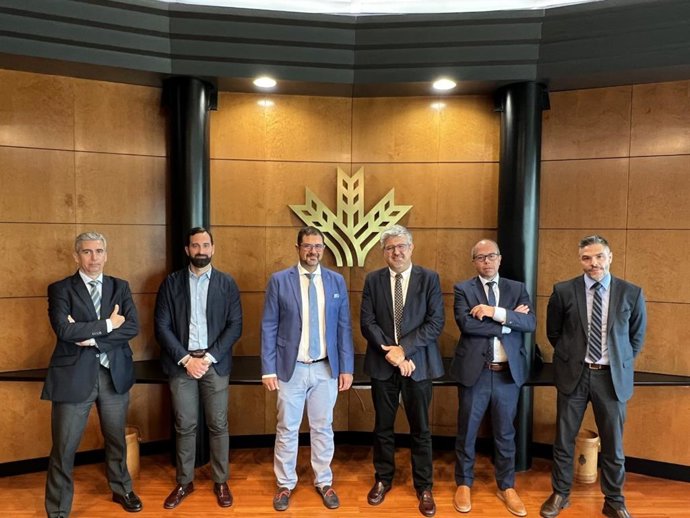 Firma de Caja Rural Granada con la Asociación de Empresarios del Polígono Juncaril