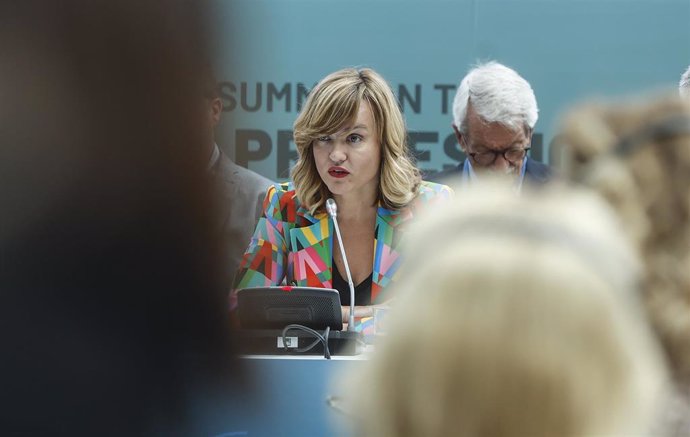 La ministra de Educación y FP, Pilar Alegría, participa en la Cumbre Internacional sobre la Profesión Docente (ISTP), en el Palau de Les Arts, a 12 de mayo de 2022, en Valencia, Comunidad Valenciana (España). Bajo el lema Avanzando después de la pandem