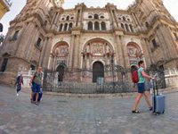 De la Torre ve una "magnífica noticia" la aprobación del proyecto de intervención en el tejado de la Catedral de Málaga