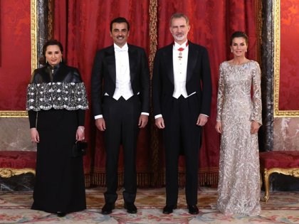 La reina Letizia deslumbra con la elección de su vestido joya en la cena de  gala de Qatar