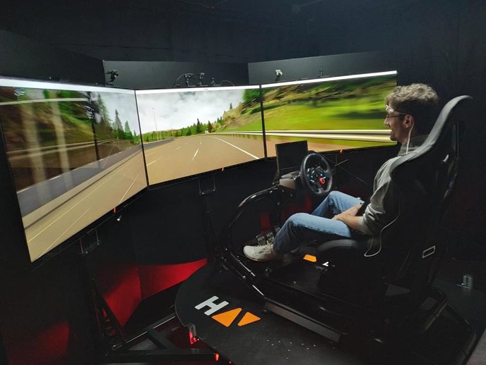 Archivo - Pruebas con coche autónomo empático