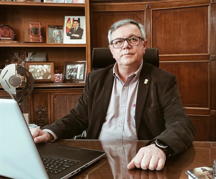 Archivo - El alcalde de Hellín, Ramón García.