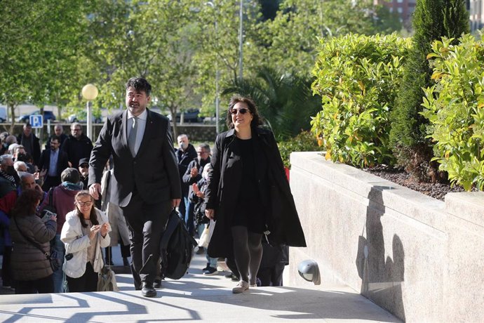 Los exconcejales de Ahora Madrid Carlos Sánchez Mato y Celia Mayer a su llegada a la Audiencia Provincial de Madrid. Archivo.