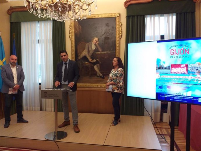Presentación en el Ayuntamiento de Gijón del  33 Congreso Nacional de la Asociación Española de Técnicos de Laboratorio