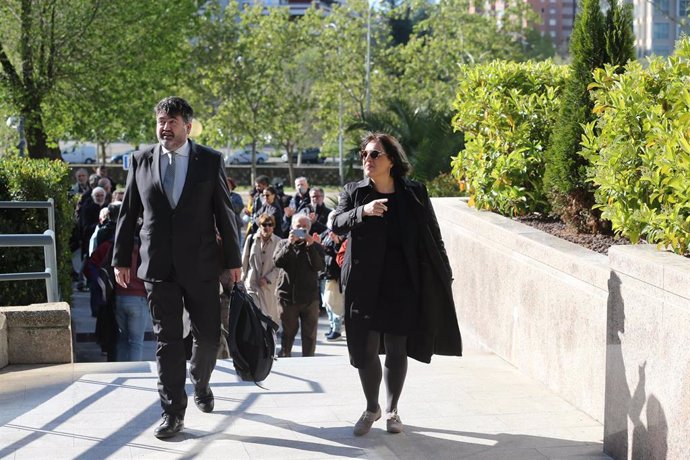 Los exconcejales de Ahora Madrid Carlos Sánchez Mato y Celia Mayer a su llegada a la Audiencia Provincial de Madrid  