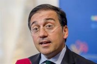 Albares acusa al PP de alimentar la polémica de los 'piolines': "La vergüenza fueron las condiciones en ese barco"