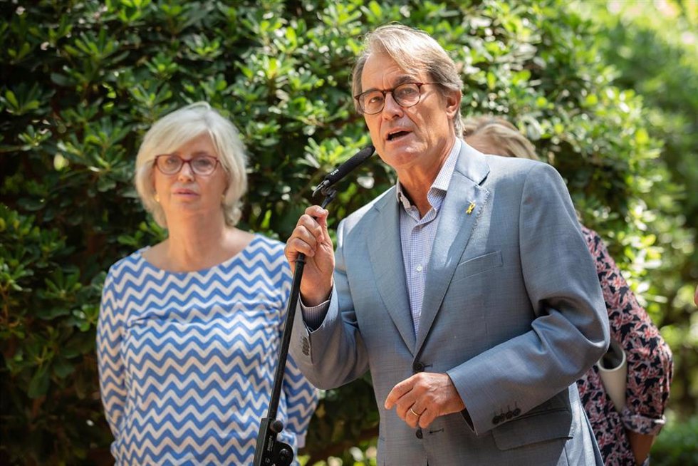 Archivo - El expresidente de la Generalitat, Artur Mas y la exconsellera Irene Rigau. Foto de archivo.