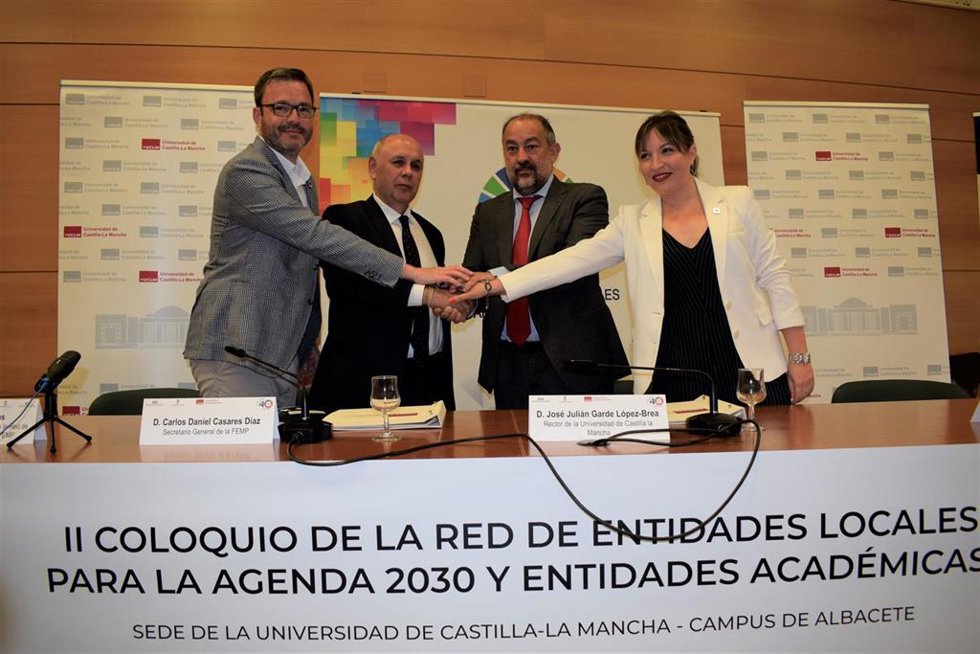 Nota Uclm. La Uclm Y La Femp Promoverán La Formación, Investigación, Transferencia Y El Desarrollo Sostenible