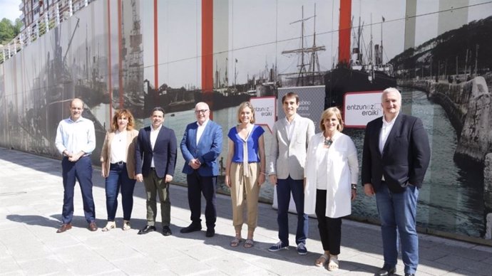 Dirigentes del  PNV antes de participar en la jornada 'Los retos de futuro del sistema institucional vasco', enmarcada en el proceso de escucha activa 'Entzunez Eraiki' del partido